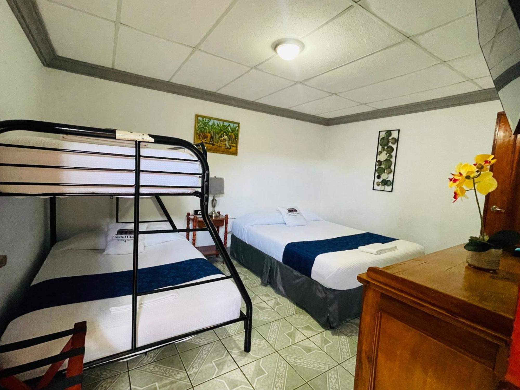 Hostal Clary Leon Bagian luar foto